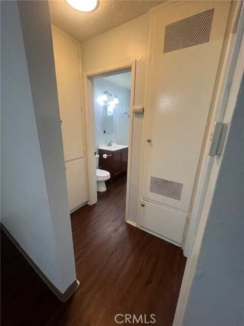 Building Photo - 221 N San Gabriel Ave