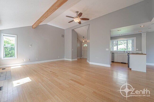 Building Photo - 2819 NE 54th St