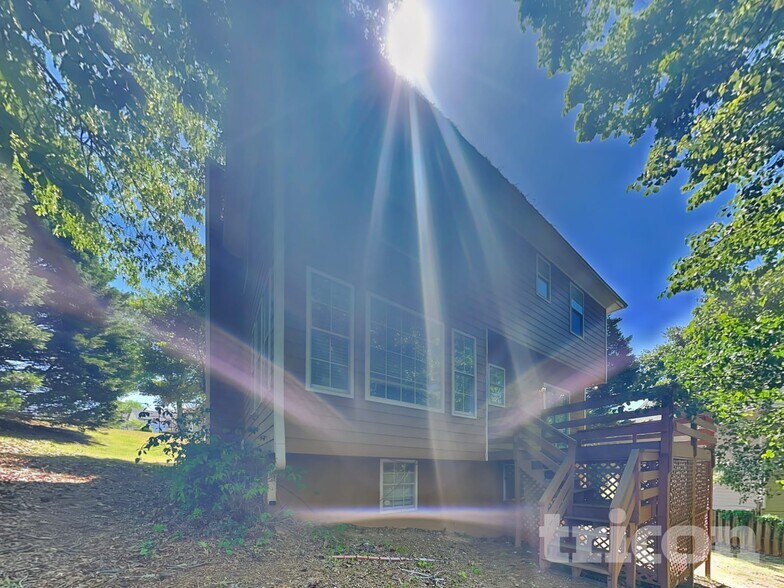 Building Photo - 1110 Karastan Ct SW