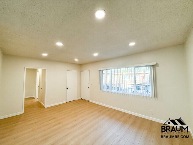 Building Photo - 13115 Oxnard St