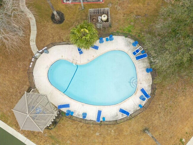 Building Photo - 1902 Bayhouse Dr