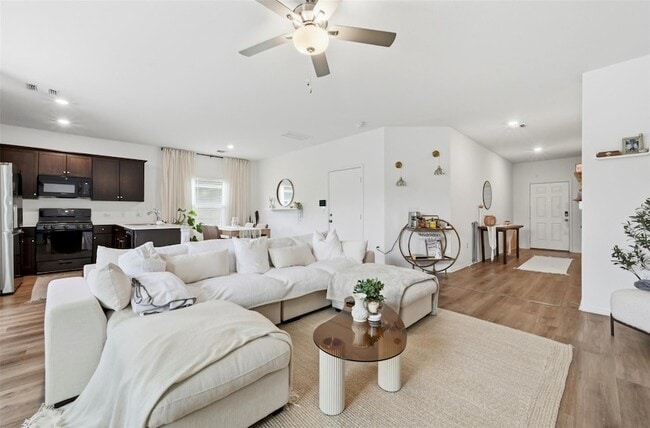 Building Photo - 7602 Poppy Petal Dr