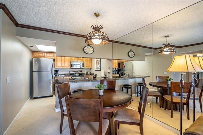 Building Photo - 622 Waterside Dr