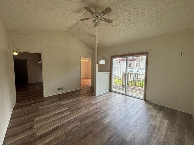 Building Photo - Spacious rooms, updated mechanicals, and convenient Canonsburg living