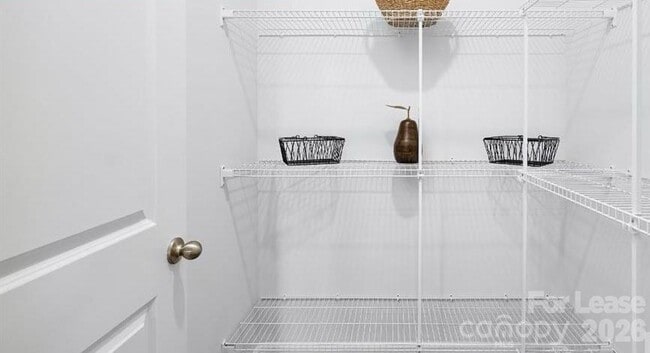 Building Photo - 1720 Vanderlyn St