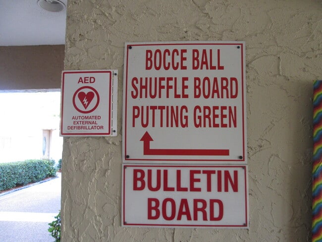 Building Photo - 224 Lake Dora Dr