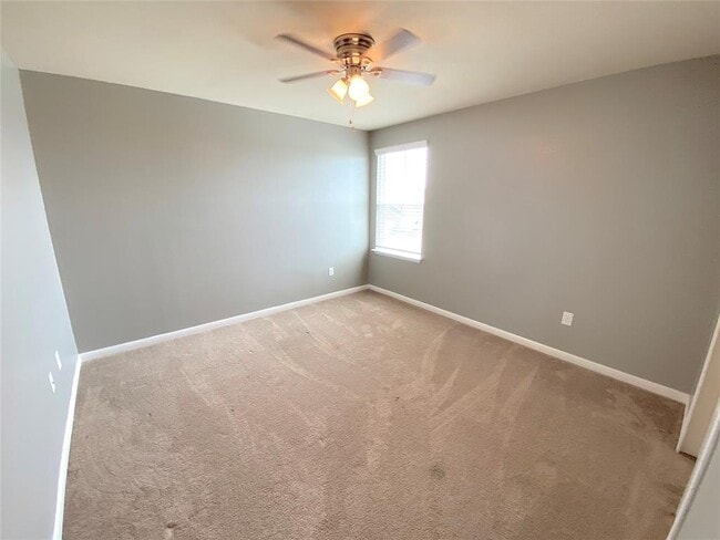 Building Photo - 122 Liard River Rd