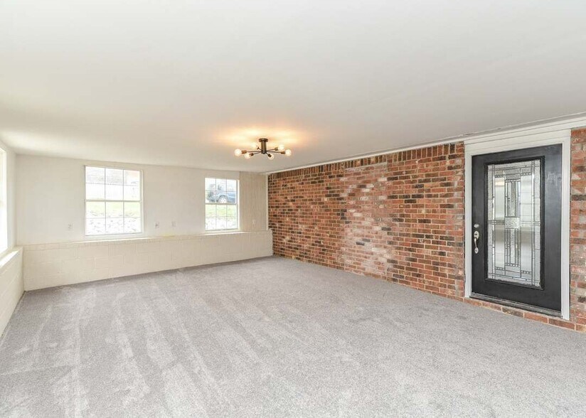 Building Photo - 146 Cranwill Dr