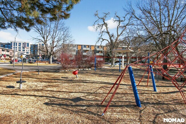 Building Photo - Charming Studio Condo in Denver