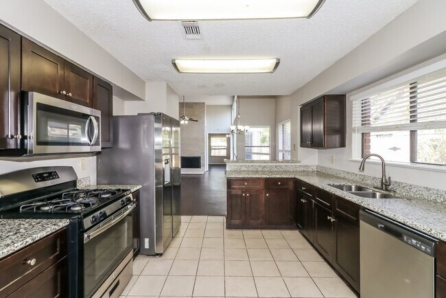 Building Photo - 24102 Scrivener Ln