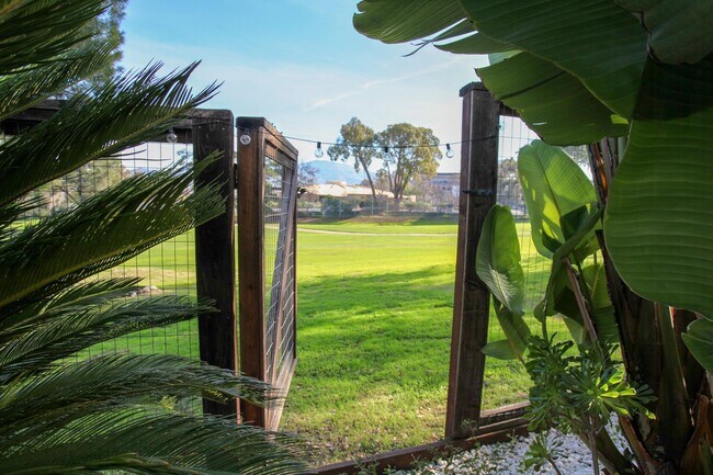 Building Photo - 1632 Siskiyou Dr