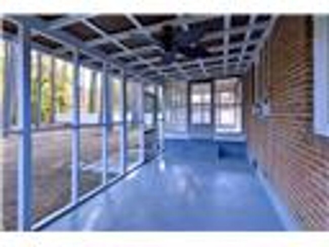 Building Photo - OPEN HOUSE SUNDAY 2/9 2pm - 4pm