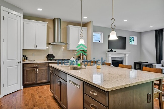 Building Photo - Discover Spacious Comfort: Stunning 5-Bedroom Home with 3.5 Baths in Snoqualmie!
