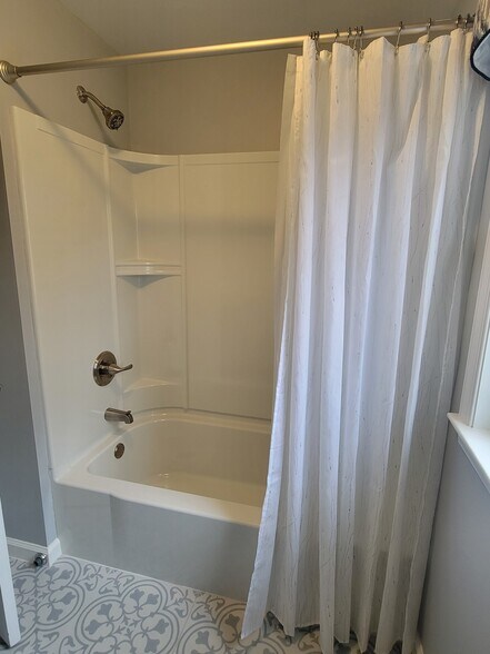 Building Photo - 4010 7th Ave