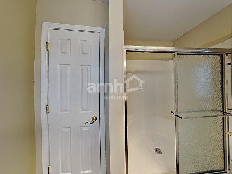 Building Photo - 3319 Covelo Ct