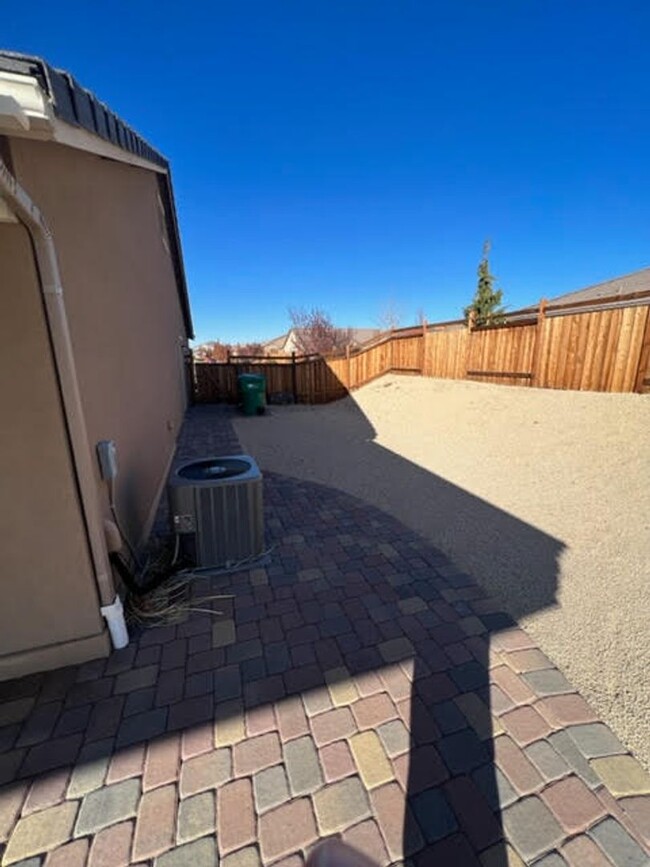 Building Photo - Spacious single-story home in Sparks