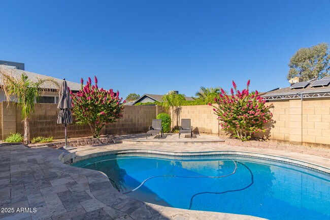 Building Photo - 2032 E Pegasus Dr