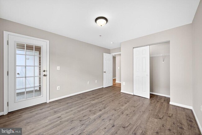 Building Photo - 15825 John Diskin Cir