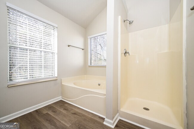 Building Photo - 6600 Browns Mill Ferry Dr