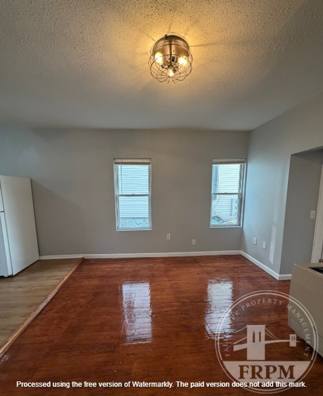 Building Photo - 1879 N Main St