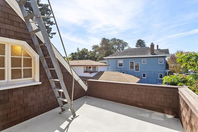 Building Photo - 1236 Sherman St