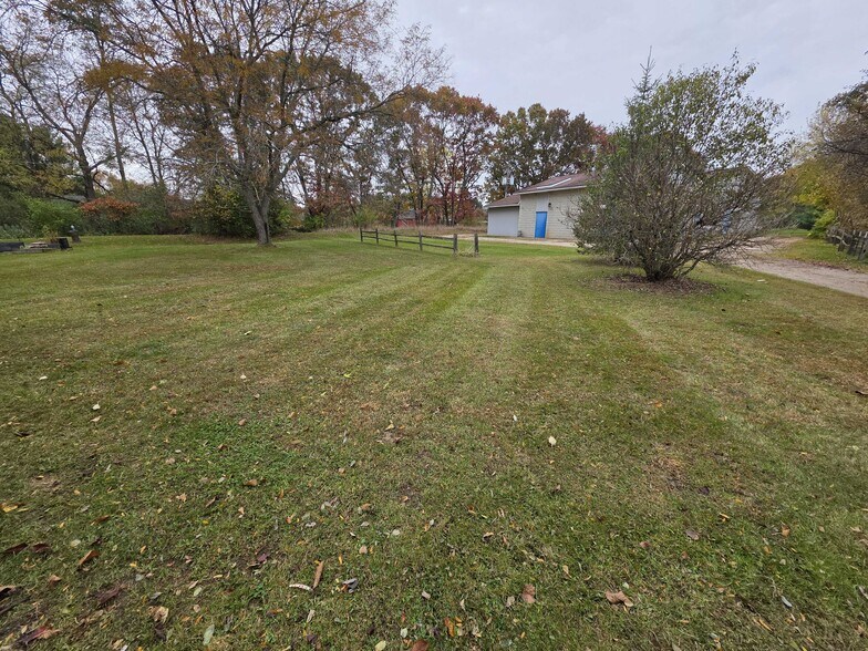 Building Photo - 3668 Willow Ct