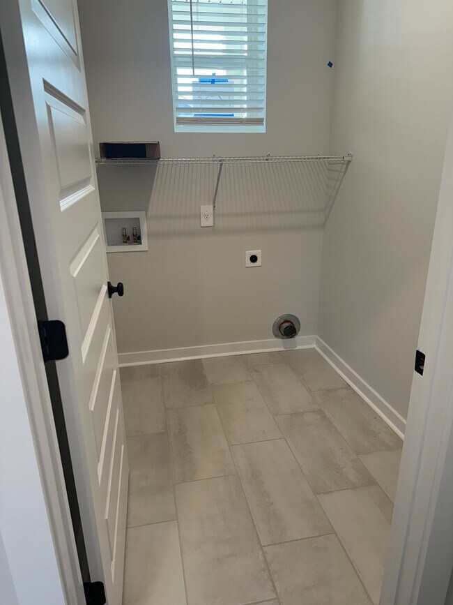 Building Photo - 1021 Royal Gorge Private Ct