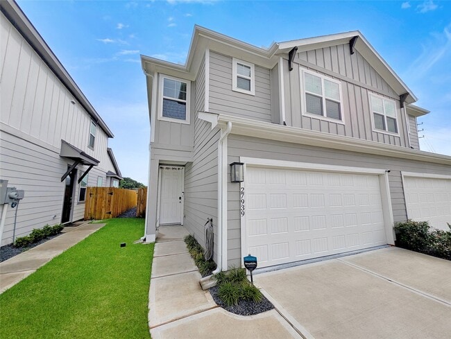 Building Photo - 27939 Western Crk Ct