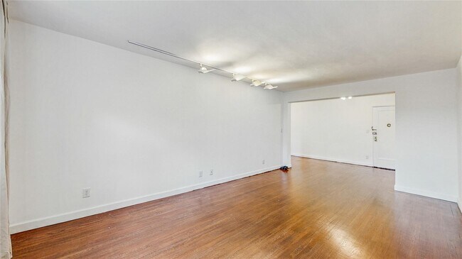 Building Photo - 10255 67th Dr