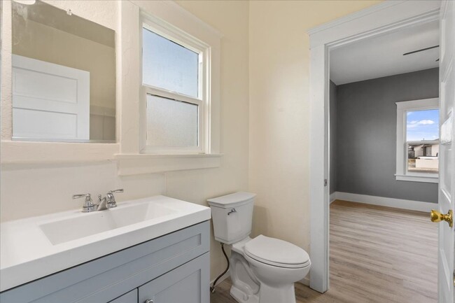 Building Photo - Single-family home with flexible leases - ...