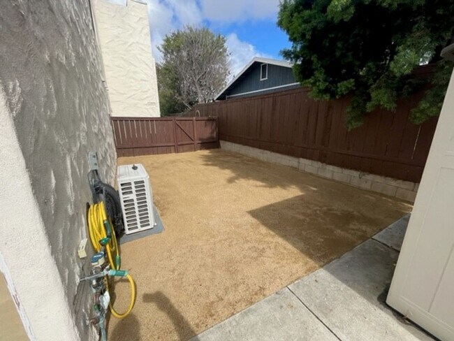 Building Photo - "Coming Soon" Awesome corner 2 Bedroom 2 Bath Townhome with large private patio (AC/Pool/Gated Pa...