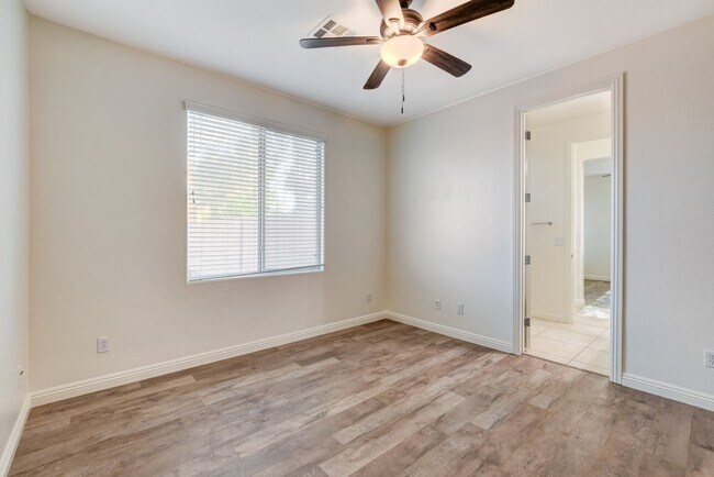 Building Photo - Single Family Home on 20k SQFT Lot in Gated Community
