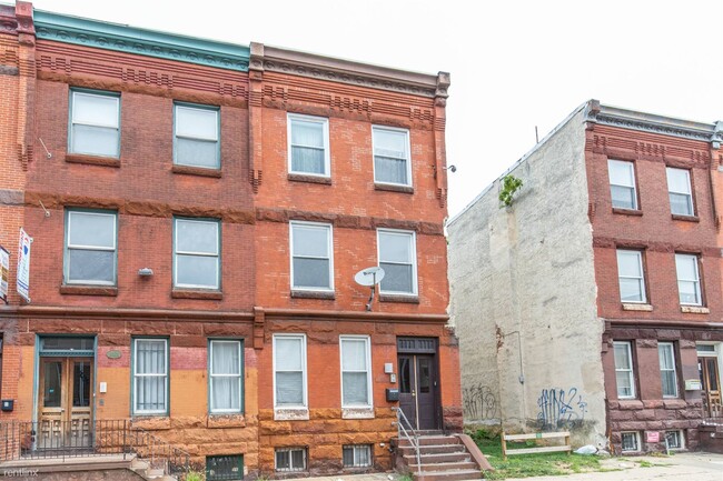 Building Photo - 3 br, 2 bath Triplex - 1619 DIAMOND ST Unit 2