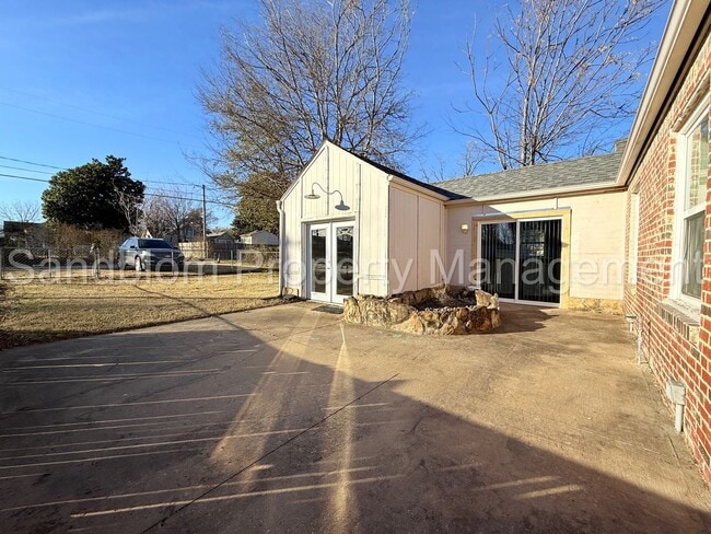 Building Photo - For Lease | University of Tulsa | Available Now!