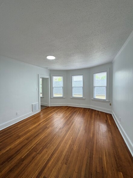 Building Photo - 44 Brooklawn St