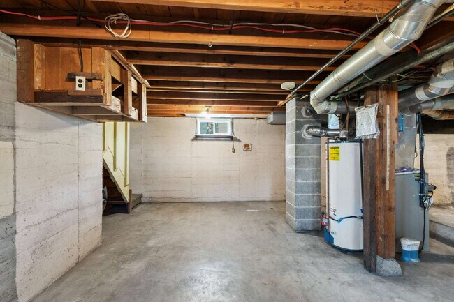 Building Photo - "Charming Spokane Retreat: Cozy 2-Bedroom ...