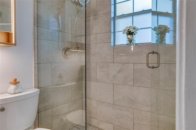 Building Photo - 716 S Rosemont Ave