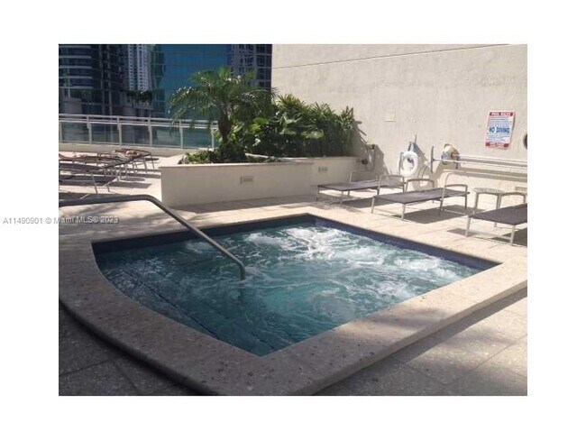 Building Photo - 300 S Biscayne Blvd