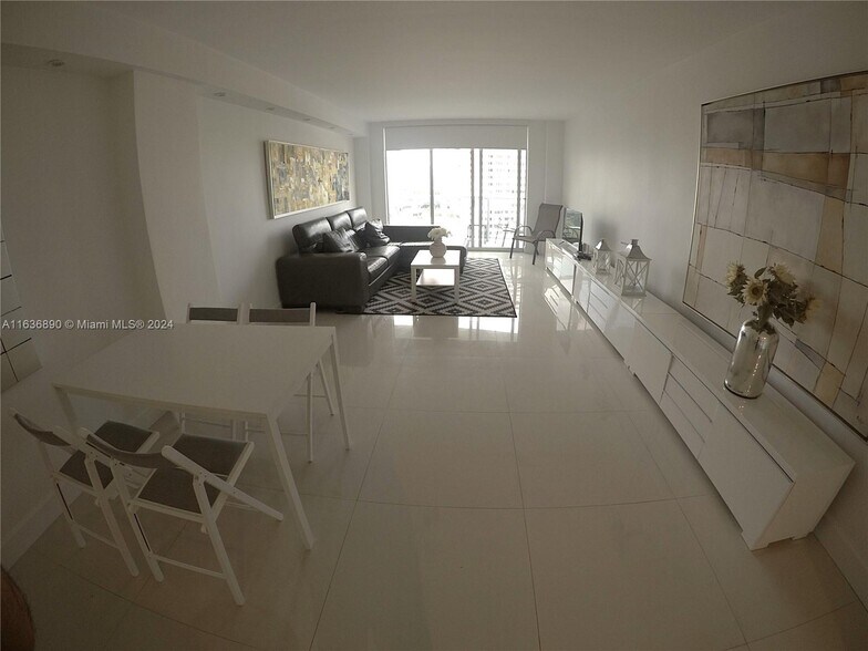 Building Photo - 19390 Collins Ave