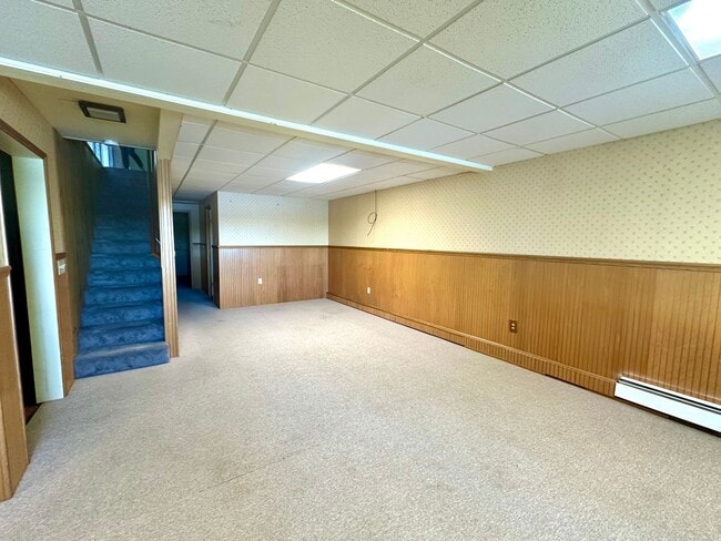 Building Photo - LAKEFRONT LIVING!