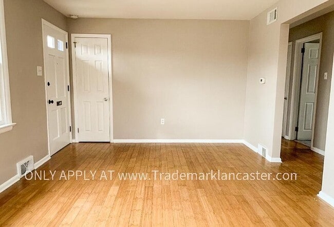 Building Photo - 525 Hilton Dr