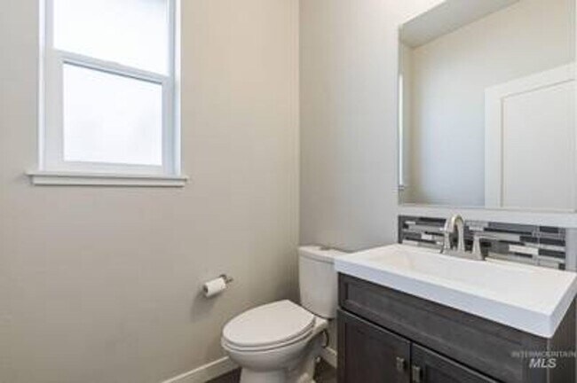 Building Photo - 3 bed, 3 bath townhome will be ready in May for you