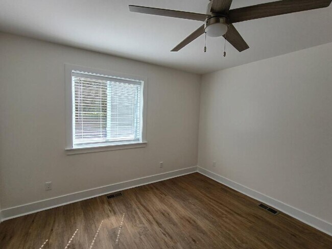 Building Photo - 808 Sherman St