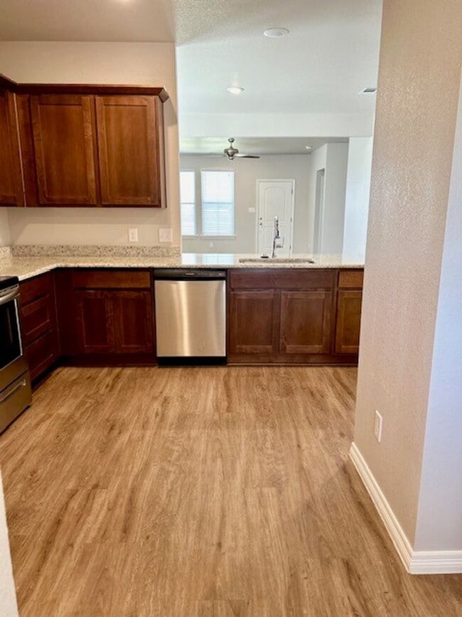 Building Photo - $200 OFF YOUR FIRST MONTH RENT MOVE IN SPECIAL