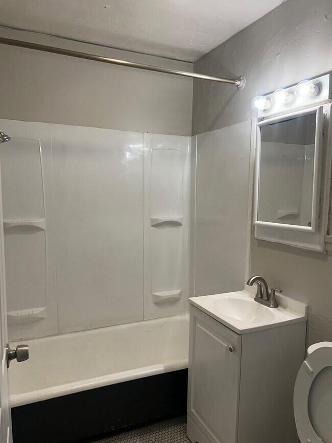 Building Photo - 1206 Edgemont Ave