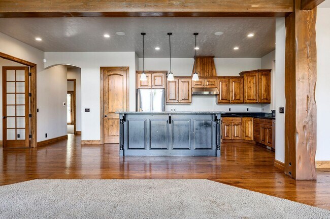 Building Photo - Luxury Mountain Retreat in Jeremy Ranch