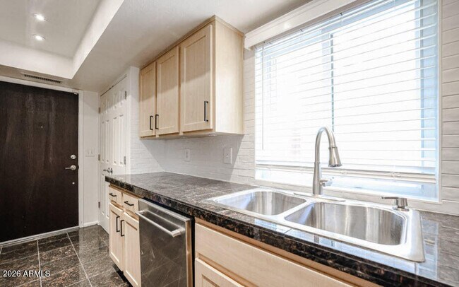 Building Photo - 10415 North 11th St