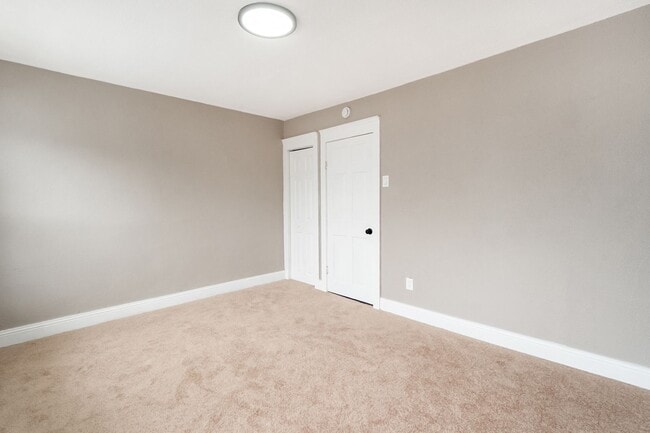 Building Photo - Updated 3BR Home – Walk to Lehigh & Downto...