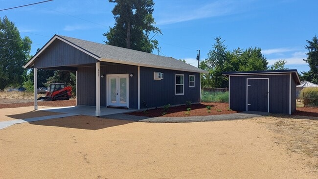 Building Photo - 632 N 4th St