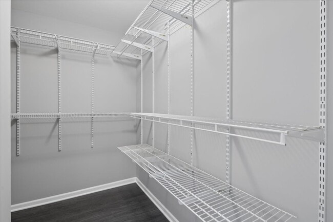 Building Photo - 225 Thornapple Ct